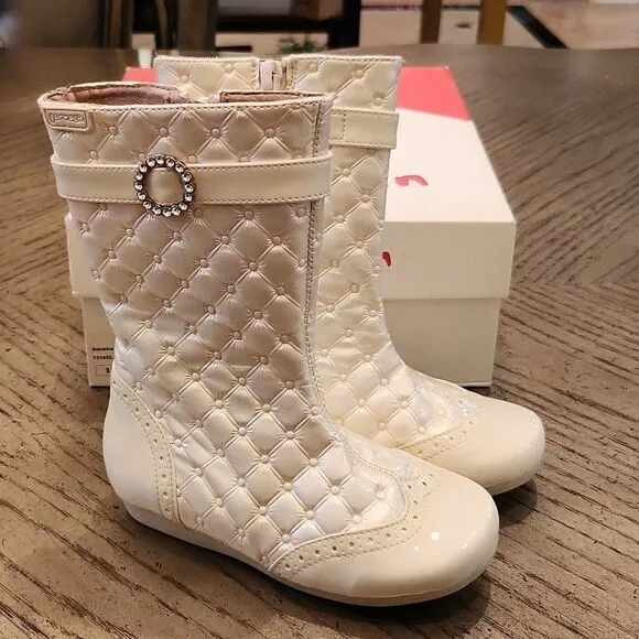 White beige shiny quilted boots size 8 girls New only tried on indoors
