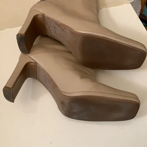 Y2K AMANDA SMITH CREAM COLOR BLOCK HEEL BOOTS