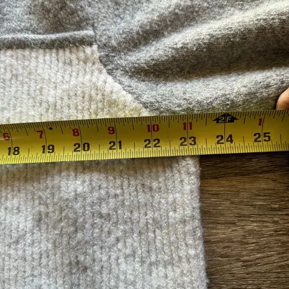 Zara Colorblock Sweater Size Small Beige White Gray Soft Pullover Round Neck